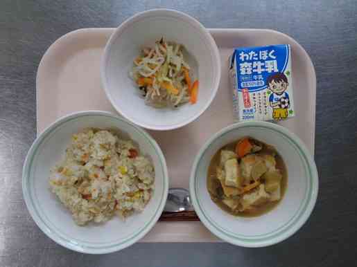 令和7年12月15日月曜日の給食